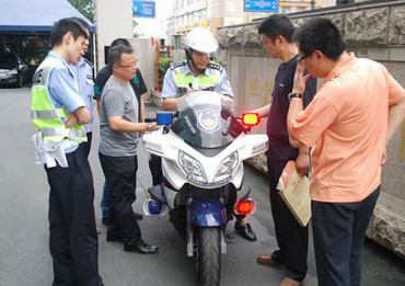 杭州交警启用春风650TR警用摩托执法