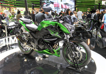 2014米兰摩托车展：川崎Z300轻量肌肉街车