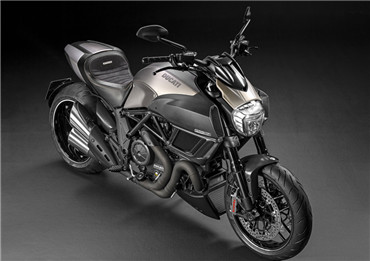 杜卡迪2015' Diavel Titanium 钛制摩托