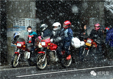 广西铁骑返乡路：免费服务 交警护航