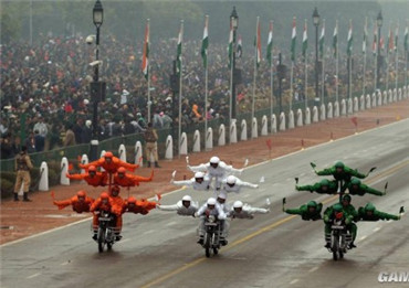印度阅兵全军开挂 奥巴马：确定不是马戏团？