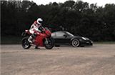 保时捷GT2 RS 与 1199 Panigale的对决