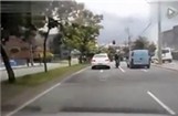 骑两轮踹四轮，然后...