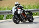 KTM 1290 Super Duke GT官图发布