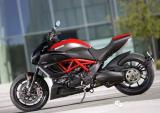 经典巡航车：杜卡迪Diavel carbon