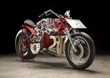 “寡妇制造者”V8引擎的摩托车
