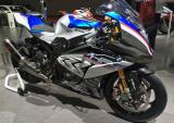 解读宝马最新高能摩托赛车HP4 RACE