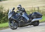 试驾2017款宝马K1600B大型六缸休旅摩托车