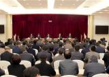 万丰集团董事局主席陈爱莲代表在全县会议上传达全国“两会”精神