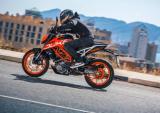 全新KTM 390 DUKE搭配的全套装备