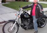 美国第一位拿到摩托车驾照的独臂残疾男人