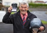 英国101岁老人坚持每天骑摩托车上路