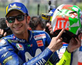 MotoGP意大利站 罗斯的特定图案头盔