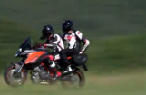 雅马哈 MT-10 vs KTM Superduke GT视频