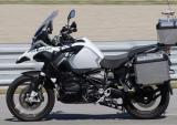 自动驾驶摩托车BMW R 1200 GS亮相宝马Miramas试车场