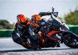 代号LC8 KTM V-Twin双缸开始咆哮