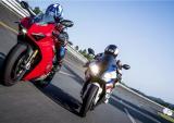 杜卡迪PANIGALE V4S对决宝马S1000RR