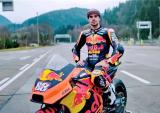隧道内飞驰的KTM RC16拍摄花絮