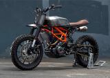 见过暗黑风的KTM 390 Duke吗？