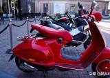最有爱心的踏板摩托车--Vespa 946 RED