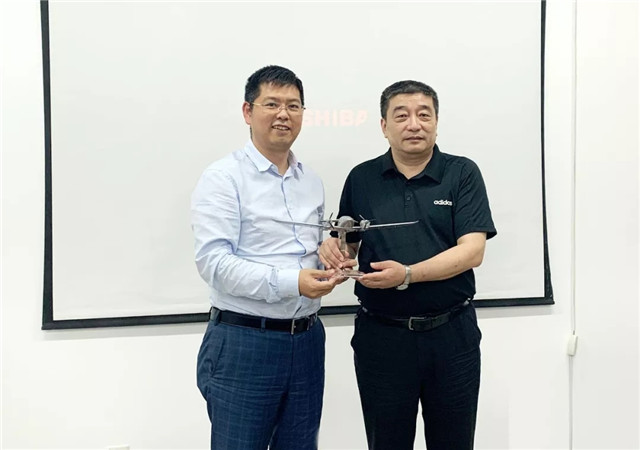 萬豐集團陳濱總裁與國家體育總局航管中心主任賈冰交流座談