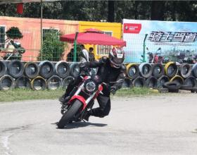赛科龙“骑士驾道”北京站，RZ3玩转赛道