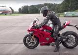 杜卡迪超轻量级的Panigale V4版本来了