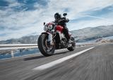 贴地飞行 Triumph「ROCKET 3R」