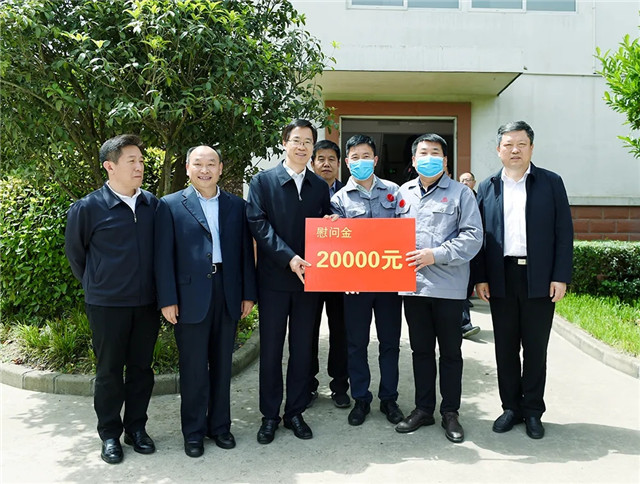 徐州市長莊兆林一行走訪慰問淮海機電員工