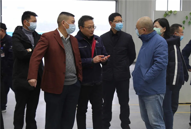 柳州五菱汽車工業有限公司副總經理李薇旻一行參觀考察航特公司