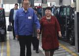 洛阳市工信局调研组来北易公司调研