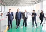 杭州海关党委委员、纪检组长周荣球考察万丰航空产业