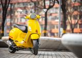 Vespa Sprint S 太阳黄：春意兴浓，活力冲刺！