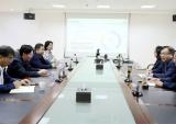 荆门市税务局党委书记、局长黄成元调研航特公司