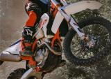 KTM壁纸:READY TO RACE