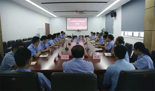 航特珠海事業部為新進大學生送上崗前“大禮包”