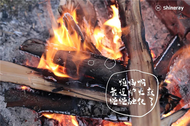 鑫源摩托：雪一直下，要不要來杯熱拿鐵？