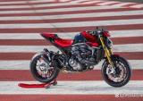 杜卡迪海外23款Monster950SP，怪兽再次升级