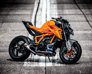 KTM旗舰级街车1390 Super Duke R、R EVO特写