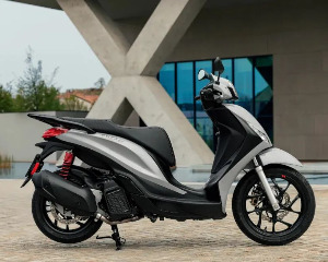 双重魅力开启美好生活Piaggio Medley S 150