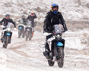 春风450MT 220km冰雪穿越，这条路子有多野