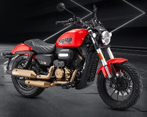 QJMOTOR闪300AMT：自动操控 纯享驾趣