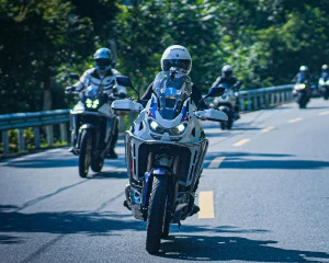 Honda本田摩托:探秘山水之城，尽享冒险征途