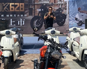 点燃山城骑行热情 钱江AK628与梦想迪诺重庆交车