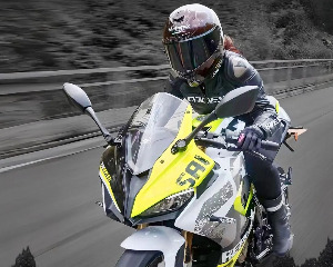 QJMOTOR车主说:爱车载满热爱 心随骑迹而动