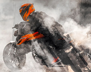 KTM 790 DUKE 全新上市，首度推出中文仪表界面
