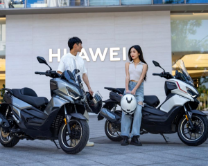 惊现踏板市场破局者！1.5万赛科龙RT250杀到！