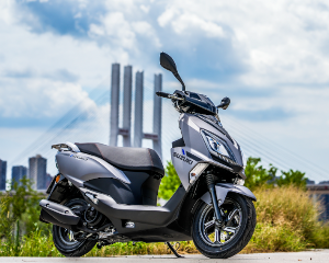 铃木UY为什么值得闭眼冲？