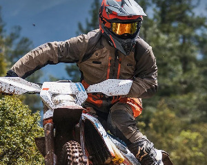 KTM:Chris Birch 大师班 越野进阶征途，装备全指南