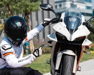 2.5万级别顶尖战力？！丨QJMOTOR全能仿赛赛550ES深度解析